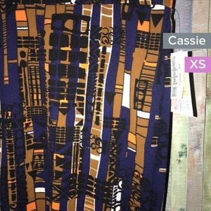 Lularoe Cassie Skirt XS (NWT)